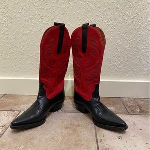 Ladies Nine West western boots.  Suede and leather size 7.